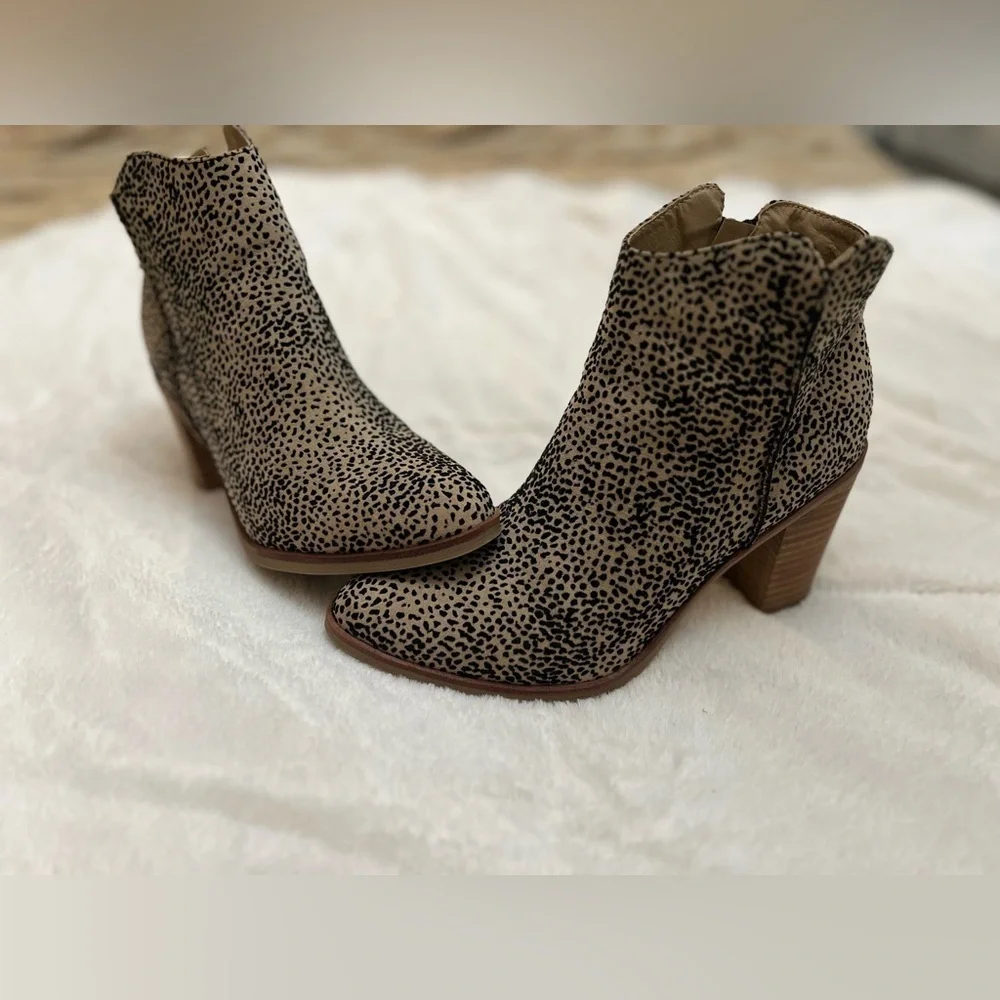 ✨ MIA Tracee Booties - Animal Print - Size 9